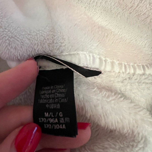 Victoria Secret Robe - Picture 3 of 3